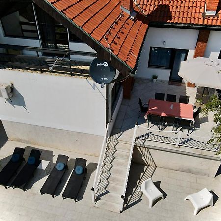 Villa Mina Kladovo, 5-Bedroom Villa With Pool For Up To 12 People Luaran gambar