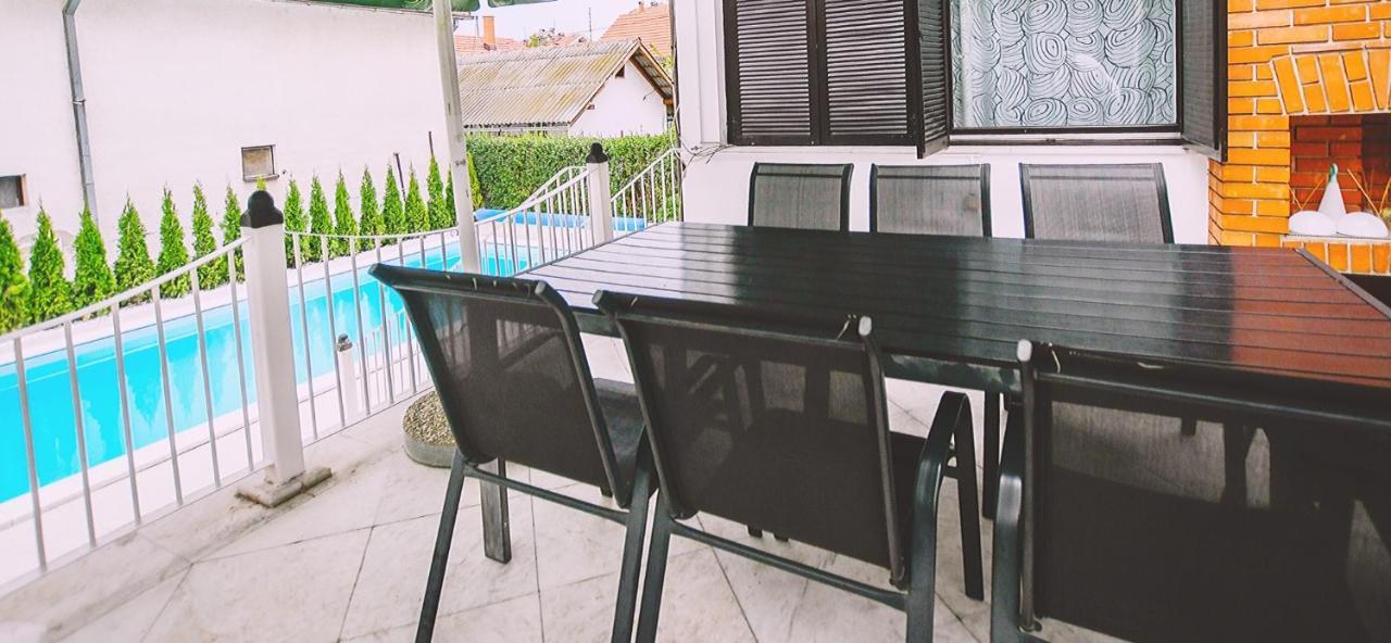 Villa Mina Kladovo, 5-Bedroom Villa With Pool For Up To 12 People Luaran gambar