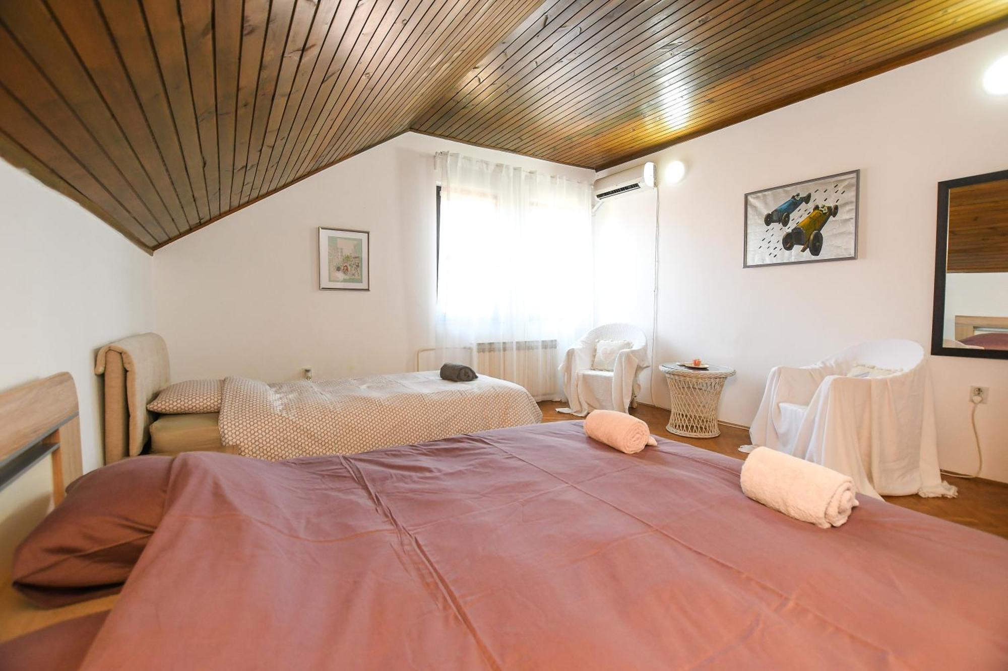 Villa Mina Kladovo, 5-Bedroom Villa With Pool For Up To 12 People Luaran gambar