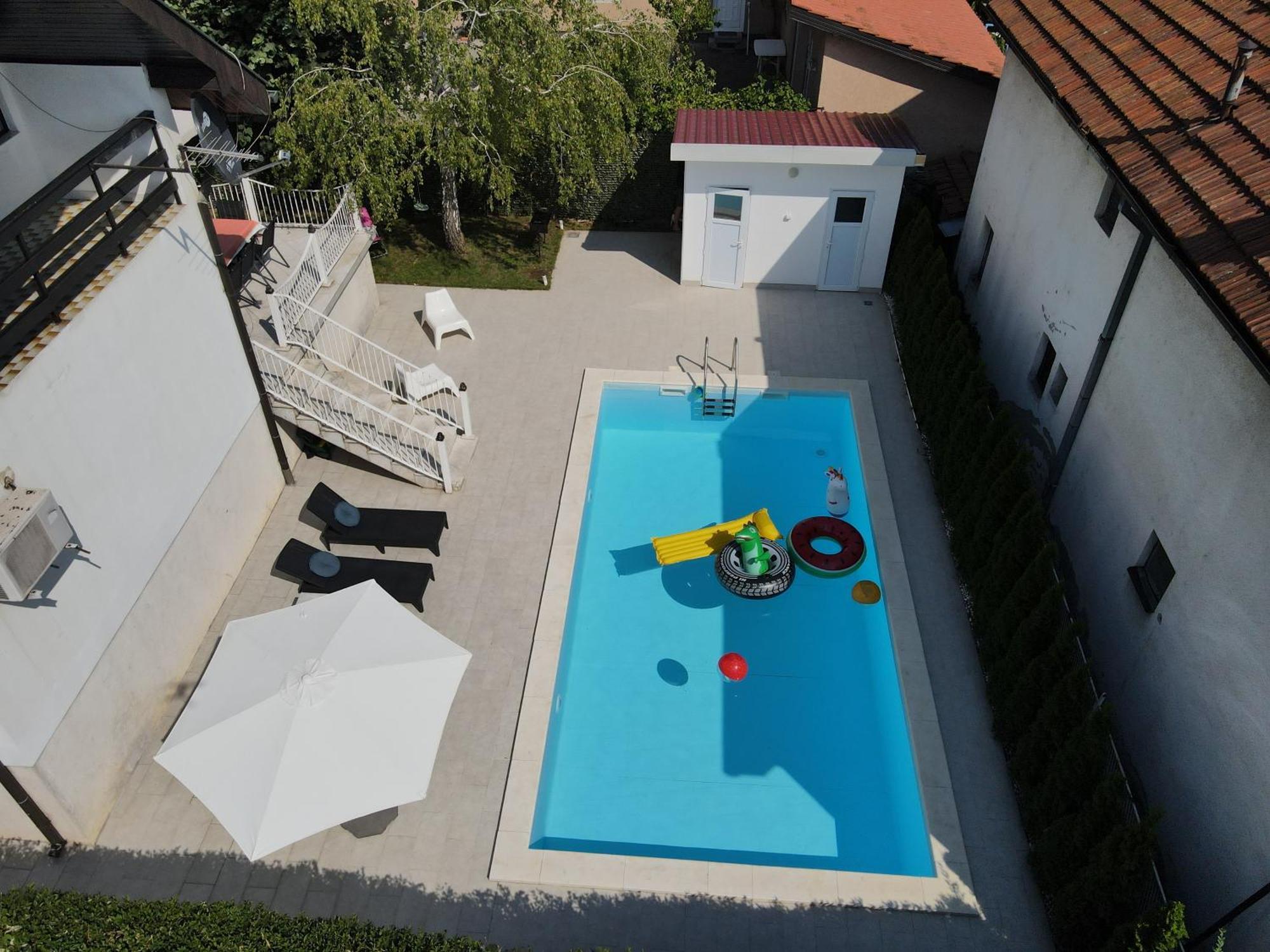 Villa Mina Kladovo, 5-Bedroom Villa With Pool For Up To 12 People Luaran gambar