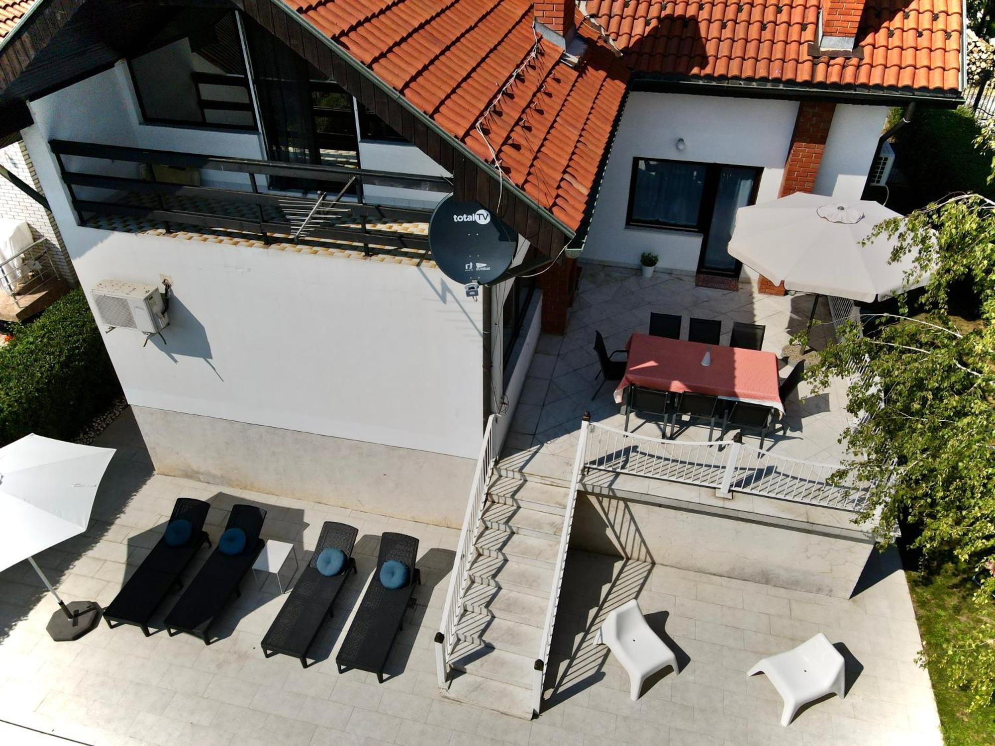 Villa Mina Kladovo, 5-Bedroom Villa With Pool For Up To 12 People Luaran gambar