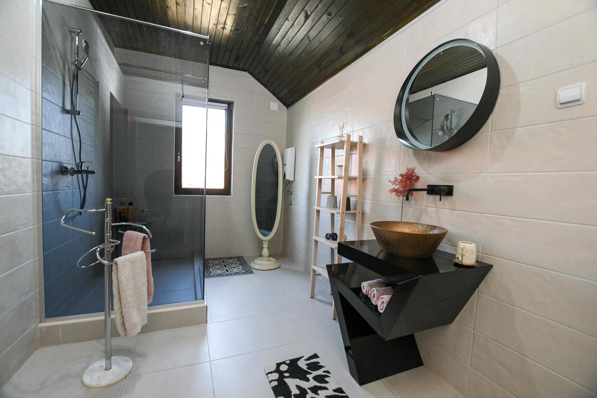 Villa Mina Kladovo, 5-Bedroom Villa With Pool For Up To 12 People Luaran gambar