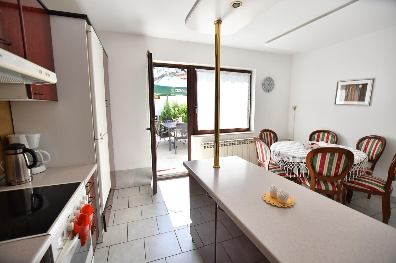 Villa Mina Kladovo, 5-Bedroom Villa With Pool For Up To 12 People Luaran gambar